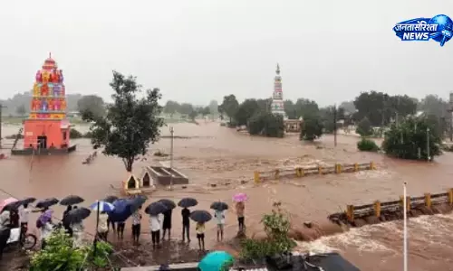 महाराष्ट्र में मानसून का जोर, कई जिलों में भारी बारिश का अलर्ट जारी महाराष्ट्र में मानसून का जोर, कई जिलों में भारी बारिश का अलर्ट जारी