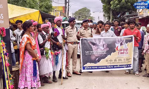 अलीराजपुर में नशे के खिलाफ उदयगढ़ पुलिस का अभियान तेज अलीराजपुर में नशे के खिलाफ उदयगढ़ पुलिस का अभियान तेज