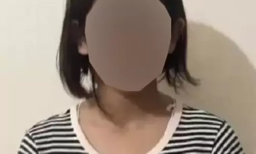मैं इतनी शर्मिंदा हूं कि नजरें भी नहीं उठा पा रही, पीएम मोदी के खिलाफ टिप्पणी करने वाली लड़की ने मांगी माफी मैं इतनी शर्मिंदा हूं कि नजरें भी नहीं उठा पा रही, पीएम मोदी के खिलाफ टिप्पणी करने वाली लड़की ने मांगी माफी