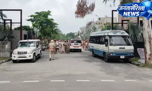 बरनाला लाठीचार्ज विवाद की गूंज अमृतसर पहुंची, वाल्मीकि संगठनों का प्रदर्शन जारी बरनाला लाठीचार्ज विवाद की गूंज अमृतसर पहुंची, वाल्मीकि संगठनों का प्रदर्शन जारी