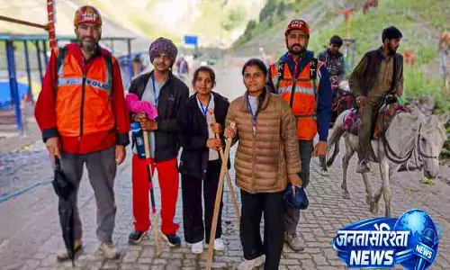 हाईवे बाधित, Jammu से अमरनाथ यात्रा स्थगित हाईवे बाधित, Jammu से अमरनाथ यात्रा स्थगित