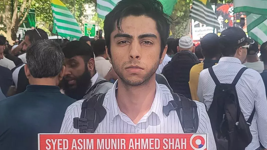 लंदन में प्रदर्शनों के बीच, UK के सांसदों ने PoK में हिंसा को कम करने की मांग की लंदन में प्रदर्शनों के बीच, UK के सांसदों ने PoK में हिंसा को कम करने की मांग की