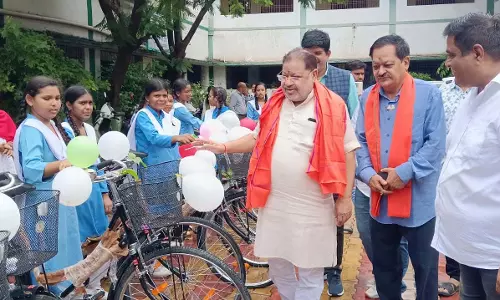 संत कंवर राम स्कूल में छात्राओं को साइकिल का वितरण संत कंवर राम स्कूल में छात्राओं को साइकिल का वितरण