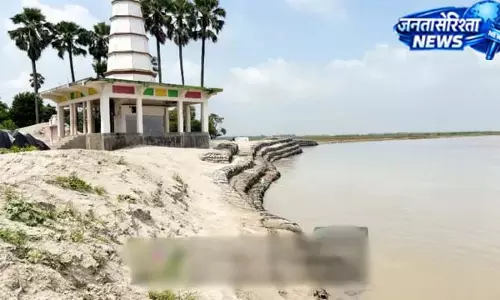 अधिकारियों ने लिया सीढ़ी घाट स्थल का जायजा