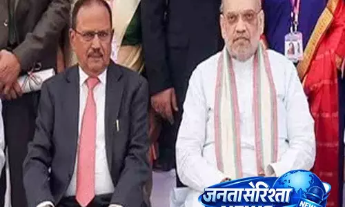 गृह मंत्री शाह का सुझाव: जीवन को सही राह दिखाने के लिए पढ़ें गीता रहस्य
