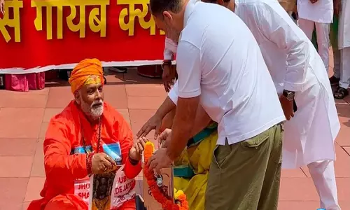 संसद परिसर में वेशभूषा को लेकर घिरे पप्पू यादव, हिंदू सेना ने उठाई आवाज