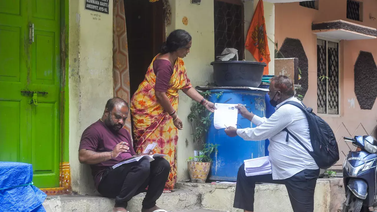 Telangana: चुनाव आयोग ने SIR की समय-सीमा 10 अगस्त तक बढ़ाई Telangana: चुनाव आयोग ने SIR की समय-सीमा 10 अगस्त तक बढ़ाई