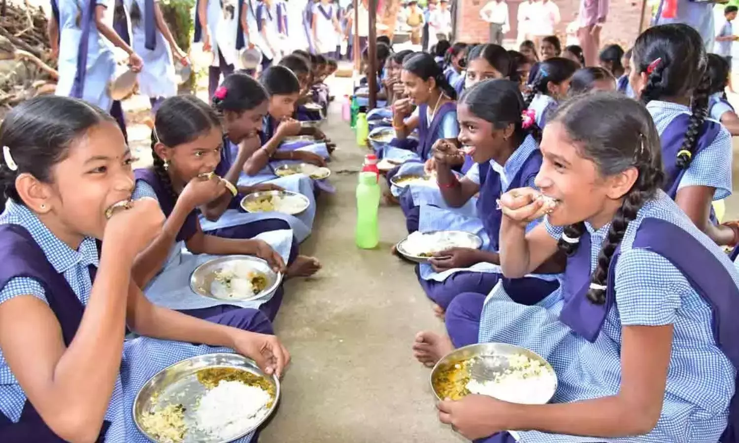Tamil Nadu के स्कूल शिक्षा मंत्री ने मध्याह्न भोजन में चिकन बिरयानी का समर्थन किया