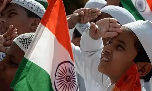 वंदे मातरम की अनिवार्यता पर गरमाई सियासत, मुस्लिम पर्सनल लॉ बोर्ड का तंज