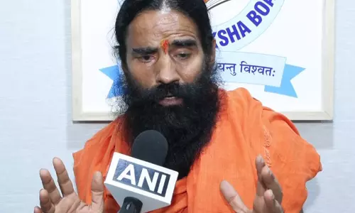 छात्र प्रदर्शन पर रामदेव बाबा बोले- हुनरबाज बनें, गालीबाज नहीं छात्र प्रदर्शन पर रामदेव बाबा बोले- हुनरबाज बनें, गालीबाज नहीं
