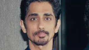सिद्धार्थ ने ‘ऑपरेशन सफ़ेद सागर’ के लिए अपनी पायलट ट्रेनिंग की जानकारी साझा की सिद्धार्थ ने ‘ऑपरेशन सफ़ेद सागर’ के लिए अपनी पायलट ट्रेनिंग की जानकारी साझा की