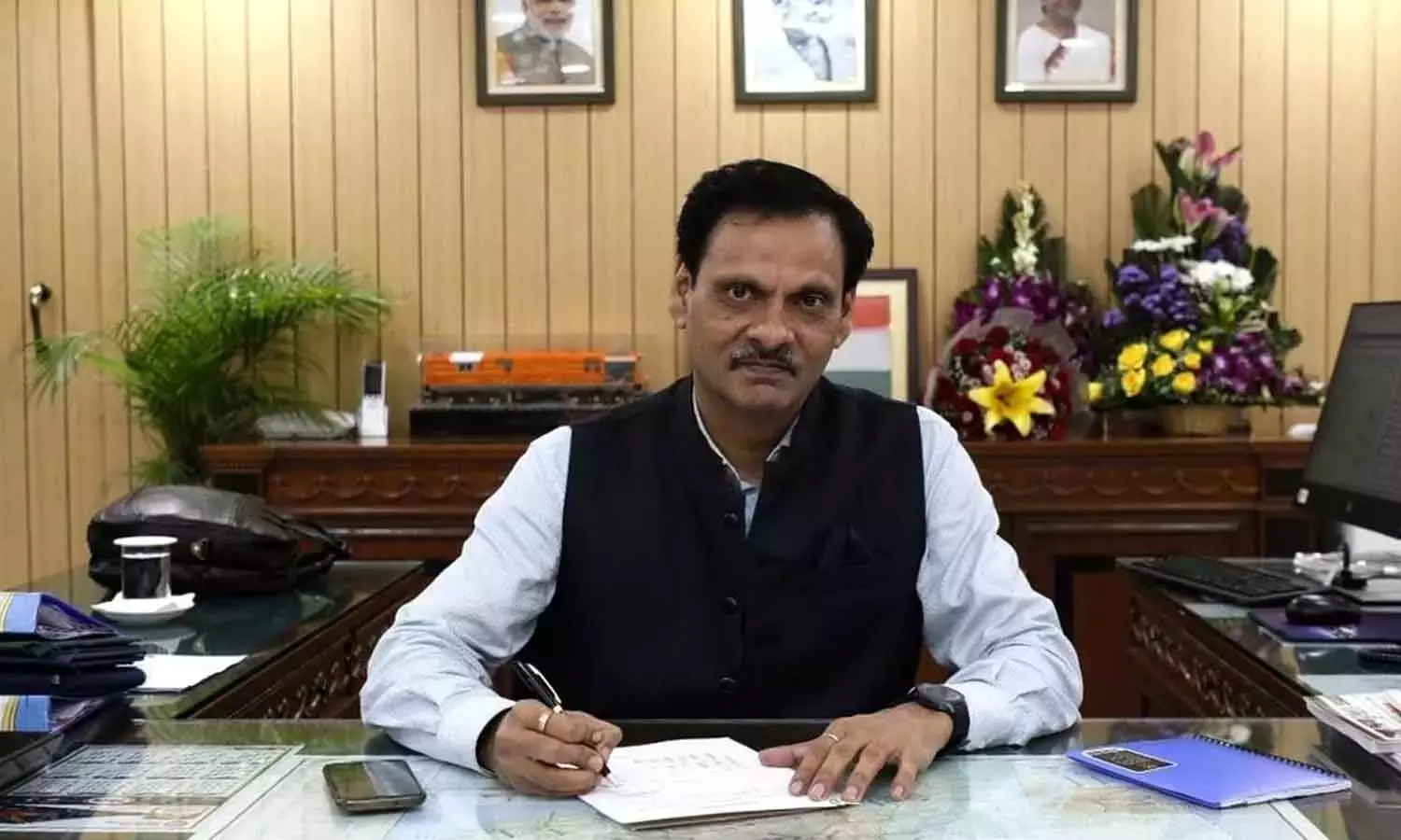 Andhra: साउथ कोस्ट रेलवे जीएम ने नंद्याल-गुंटूर सेक्शन का निरीक्षण किया Andhra: साउथ कोस्ट रेलवे जीएम ने नंद्याल-गुंटूर सेक्शन का निरीक्षण किया