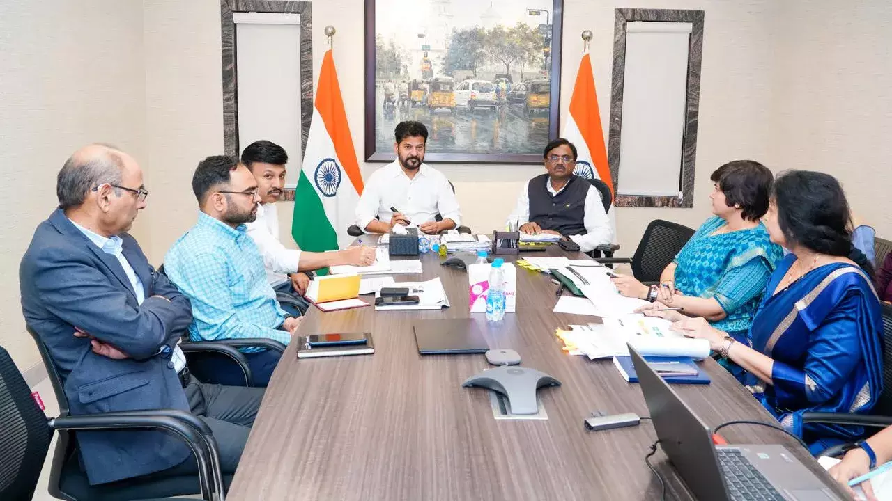 Telangana CM ने स्किल यूनिवर्सिटी में इनोवेशन को बढ़ावा देने के लिए केंद्र से बात की Telangana CM ने स्किल यूनिवर्सिटी में इनोवेशन को बढ़ावा देने के लिए केंद्र से बात की