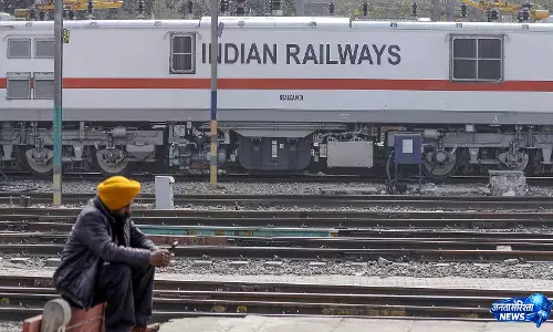 भारतीय रेलवे ने ग्रुप A के पांच अधिकारियों को समय से पहले रिटायर करने की सिफारिश की भारतीय रेलवे ने ग्रुप A के पांच अधिकारियों को समय से पहले रिटायर करने की सिफारिश की