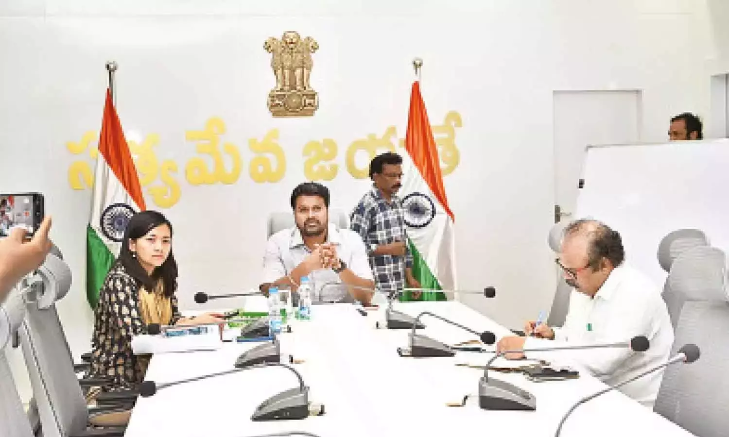 Andhra: बाढ़ का स्तर तेजी से बढ़ा, गोदावरी जिलों में अलर्ट