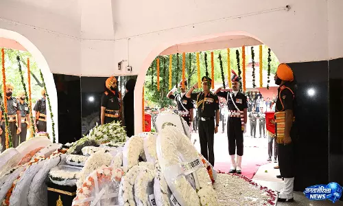 पूर्व सेना प्रमुख जनरल वी.एन. शर्मा का पूरे सैन्य सम्मान के साथ अंतिम संस्कार किया गया