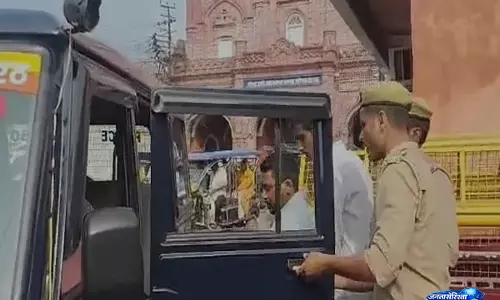 मेरठ पुलिस का बड़ा एक्शन, हनी ट्रैप से रंगदारी वसूलने वाले गिरोह का खुलासा मेरठ पुलिस का बड़ा एक्शन, हनी ट्रैप से रंगदारी वसूलने वाले गिरोह का खुलासा