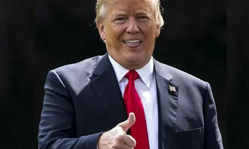 Trump प्रशासन अंतरराष्ट्रीय छात्रों के लिए $100,000 की OPT फीस पर विचार कर रहा Trump प्रशासन अंतरराष्ट्रीय छात्रों के लिए $100,000 की OPT फीस पर विचार कर रहा