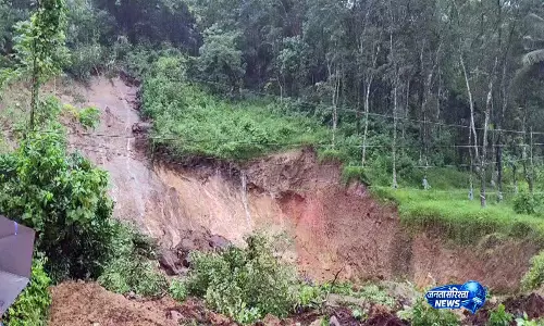 Kerala में भारी बारिश से 4 लोगों की मौत, भूस्खलन के बीच एडवन्ना में रिटेनिंग वॉल गिरी
