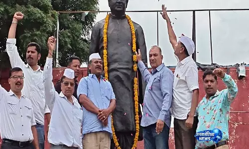 मोहनलाल सुखाड़िया की जयंती पर कांग्रेस ने दी श्रद्धांजलि, जनसेवा के आदर्श अपनाने का आह्वान मोहनलाल सुखाड़िया की जयंती पर कांग्रेस ने दी श्रद्धांजलि, जनसेवा के आदर्श अपनाने का आह्वान