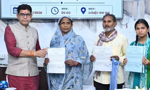 राजस्व मंत्री टंकराम वर्मा ने हितग्राहियों को वितरित किए डिजिटल जाति प्रमाण पत्र राजस्व मंत्री टंकराम वर्मा ने हितग्राहियों को वितरित किए डिजिटल जाति प्रमाण पत्र