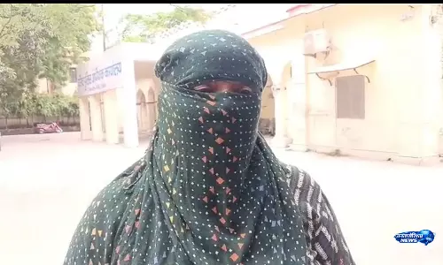 मारपीट और झूठे चोरी केस में महिला पहुंची एसएसपी के पास मारपीट और झूठे चोरी केस में महिला पहुंची एसएसपी के पास