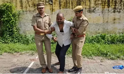 गोरखपुर दुष्कर्म कांड परिवार को राहत देने में जुटी पुलिस गोरखपुर दुष्कर्म कांड परिवार को राहत देने में जुटी पुलिस