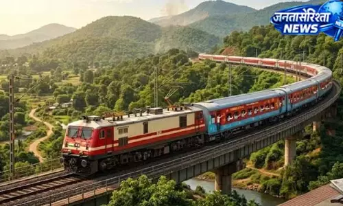 राउरकेला स्टेशन पर हंगामा, AC फेल होने से रुकी साउथ बिहार एक्सप्रेस राउरकेला स्टेशन पर हंगामा, AC फेल होने से रुकी साउथ बिहार एक्सप्रेस