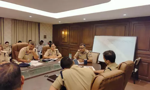 IG अमरेश मिश्रा ने पुलिसिंग सुधार का दिया रोडमैप IG अमरेश मिश्रा ने पुलिसिंग सुधार का दिया रोडमैप