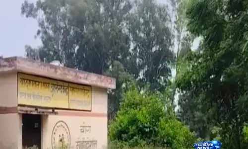 चरथावल में स्वास्थ्य उपकेंद्र पर ताला, ग्रामीणों में नाराजगी चरथावल में स्वास्थ्य उपकेंद्र पर ताला, ग्रामीणों में नाराजगी