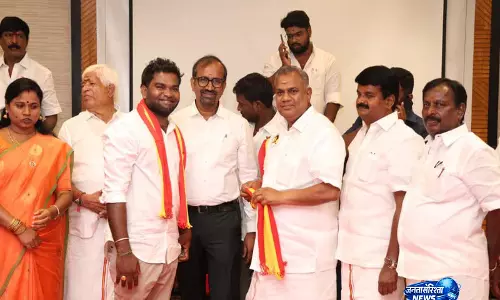 चेन्नई में पूर्व सांसदों और विधायकों समेत AIADMK के 1,000 से ज़्यादा पदाधिकारी TVK में हुए शामिल