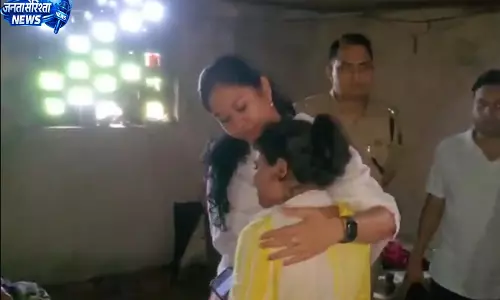 आतंकी हमले में छत्तीसगढ़ के मजदूर की मौत, प्रशासन ने परिवार को दिया मदद का भरोसा आतंकी हमले में छत्तीसगढ़ के मजदूर की मौत, प्रशासन ने परिवार को दिया मदद का भरोसा