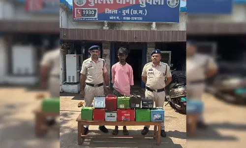 मालवाहक वाहनों से बैटरी चोरी करने वाला शातिर चोर गिरफ्तार