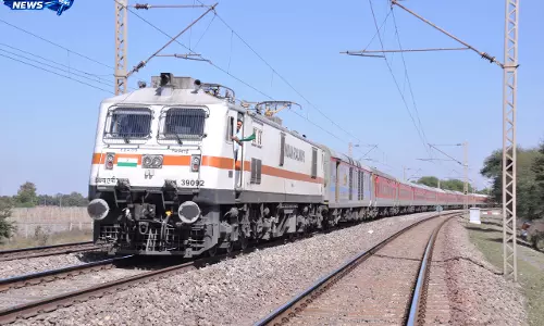 रेलवे यात्रियों को  लगेज बुक करने हेतु हवाई यात्रा जैसी सुविधा