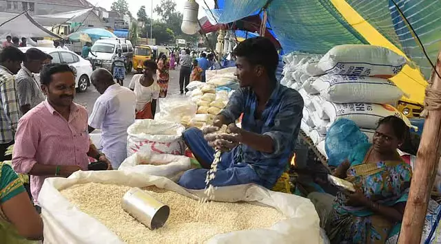 बजट से व्यापारियों की बड़ी उम्मीदें: पेट्रोल-डीजल को GST में लाने बजट से व्यापारियों की बड़ी उम्मीदें: पेट्रोल-डीजल को GST में लाने