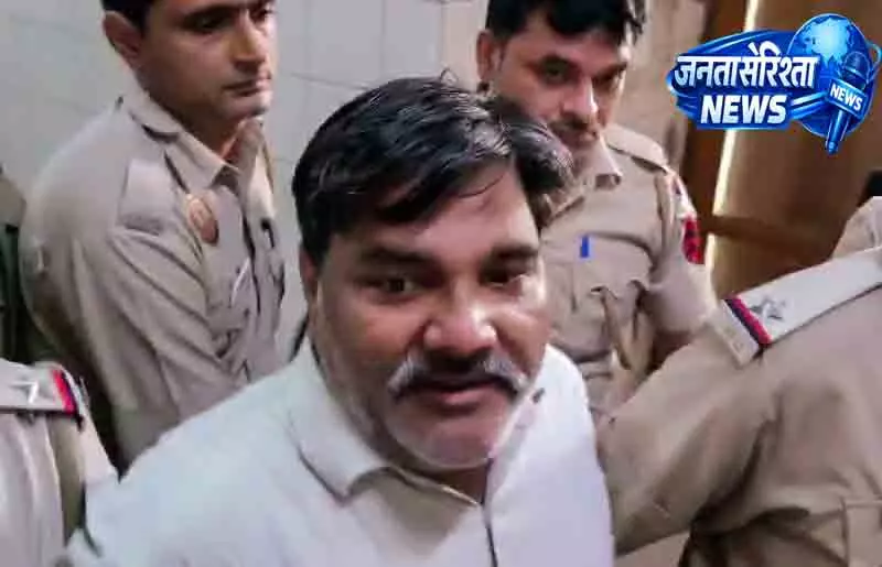 Delhi दंगे 2020: राजनीति से उम्रकैद तक का ताहिर हुसैन का सफ़र Delhi दंगे 2020: राजनीति से उम्रकैद तक का ताहिर हुसैन का सफ़र