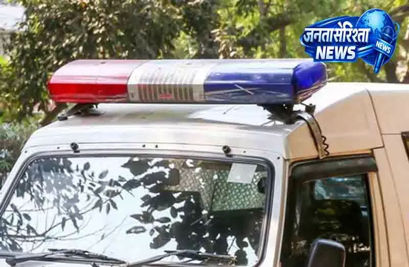 Gurugram में फर्जी पुलिस बनकर ठगी, 4 आरोपी गिरफ्तार Gurugram में फर्जी पुलिस बनकर ठगी, 4 आरोपी गिरफ्तार