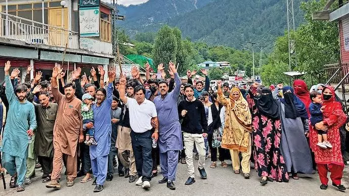 Jammu: जम्मू में पीओजेके विस्थापितों का प्रदर्शन, पाकिस्तान के खिलाफ नारे Jammu: जम्मू में पीओजेके विस्थापितों का प्रदर्शन, पाकिस्तान के खिलाफ नारे