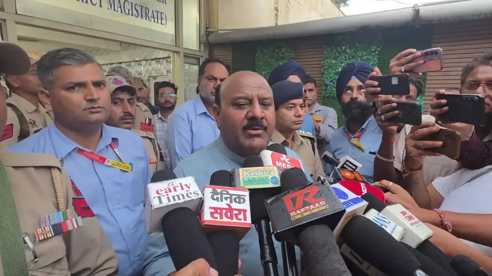 Kathua: जीएमसी विवाद पर उपमुख्यमंत्री ने दोनों पक्षों को ठहराया जिम्मेदार Kathua: जीएमसी विवाद पर उपमुख्यमंत्री ने दोनों पक्षों को ठहराया जिम्मेदार