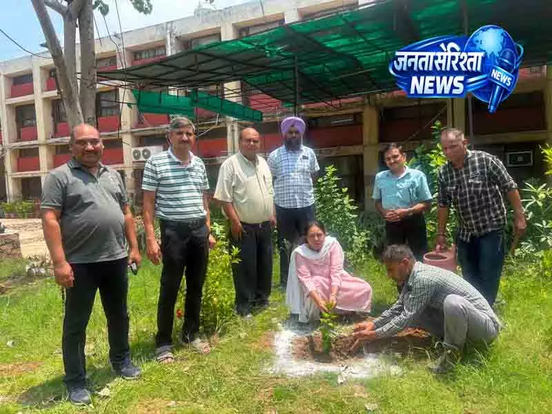 Ambala पॉलिटेक्निक में चला पौधारोपण अभियान Ambala पॉलिटेक्निक में चला पौधारोपण अभियान