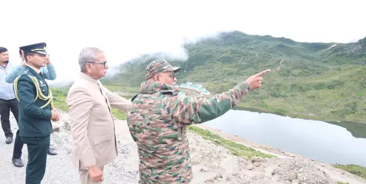 याकला दर्रे में गवर्नर का दौरा, क्षेत्रीय विकास और सुविधाओं पर दिया जोर याकला दर्रे में गवर्नर का दौरा, क्षेत्रीय विकास और सुविधाओं पर दिया जोर