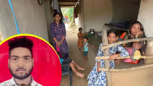 कुलगाम आतंकी हमले में छत्तीसगढ़ के युवक की मौत, बुंदेली गांव में पसरा मातम कुलगाम आतंकी हमले में छत्तीसगढ़ के युवक की मौत, बुंदेली गांव में पसरा मातम