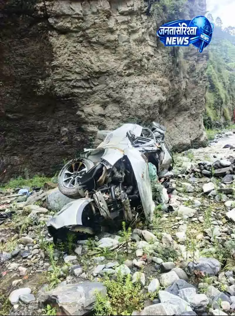 कुल्लू में चट्टान गिरने से डॉक्टर और पत्नी की मौत कुल्लू में चट्टान गिरने से डॉक्टर और पत्नी की मौत