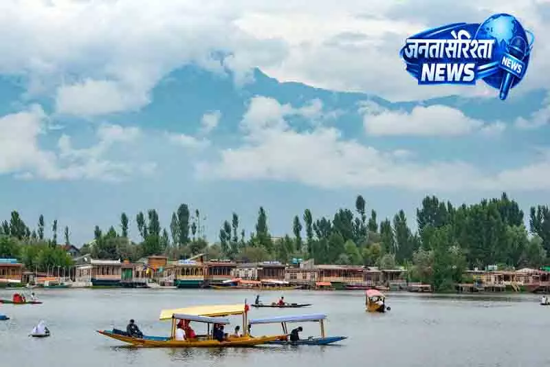 IMD ने Kashmir में और बारिश का अलर्ट जारी किया IMD ने Kashmir में और बारिश का अलर्ट जारी किया