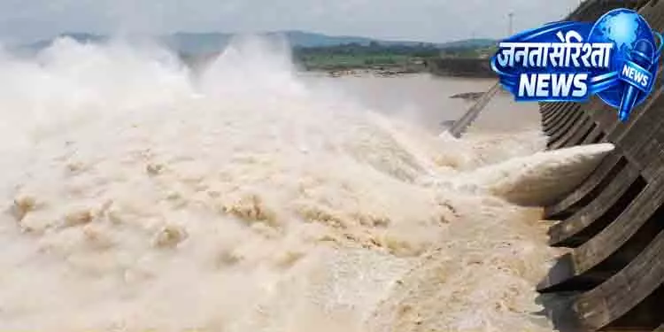 बाढ़ के खतरे पर Hirakud बांध के 22 गेट खुले बाढ़ के खतरे पर Hirakud बांध के 22 गेट खुले