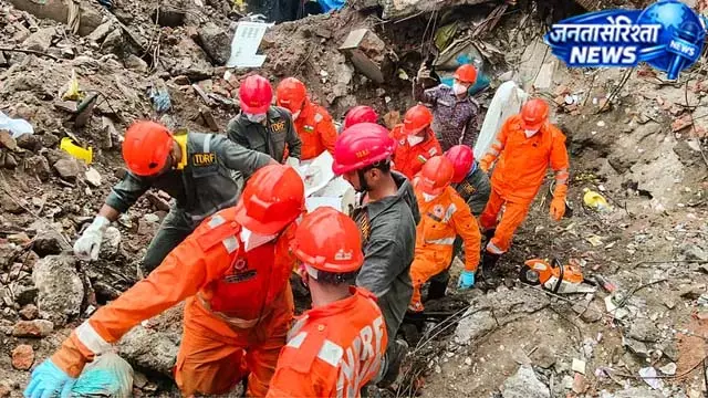 मौतों के बाद बिल्डिंग मालिक पर गिरी गाज मौतों के बाद बिल्डिंग मालिक पर गिरी गाज