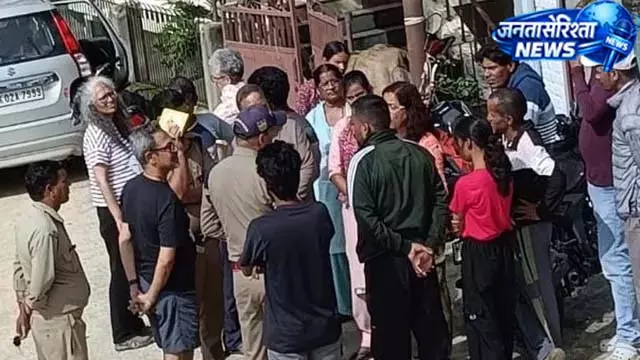 लड़कियों से बदसलूकी, युवकों के मुंह पर पोती कालिख लड़कियों से बदसलूकी, युवकों के मुंह पर पोती कालिख