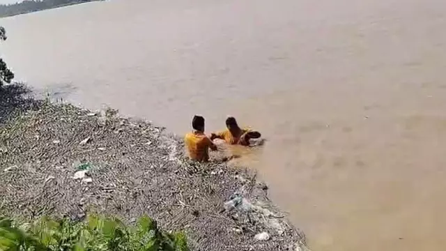 कथाजोड़ी नदी में एक अज्ञात महिला का शव तैरता हुआ मिला कथाजोड़ी नदी में एक अज्ञात महिला का शव तैरता हुआ मिला
