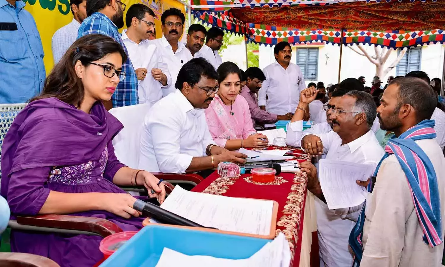 Andhra: विशेष पीजीआरएस पर 176 याचिकाएं प्राप्त हुईं Andhra: विशेष पीजीआरएस पर 176 याचिकाएं प्राप्त हुईं