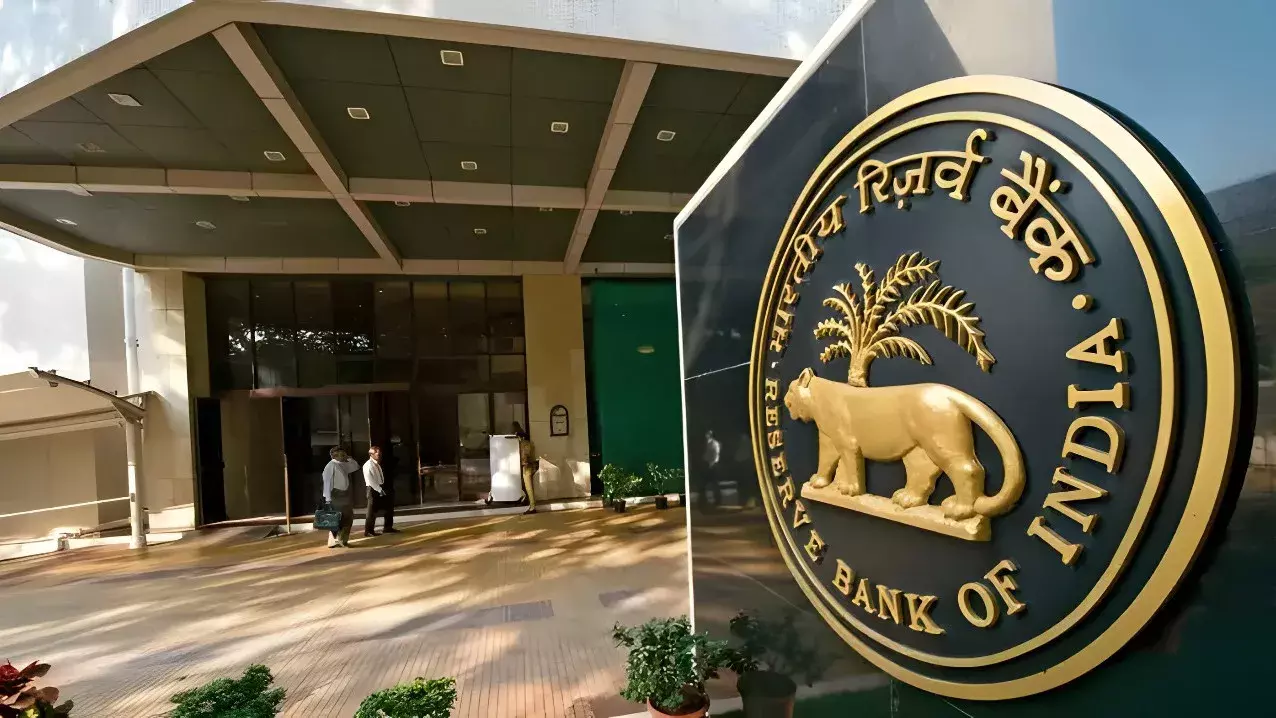 RBI का बड़ा कदम: बॉर्डर इलाकों के बैंकों में लगेंगी नई तकनीक वाली मशीनें RBI का बड़ा कदम: बॉर्डर इलाकों के बैंकों में लगेंगी नई तकनीक वाली मशीनें